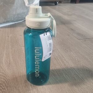 Lululemon Teal Water Bottle NWT